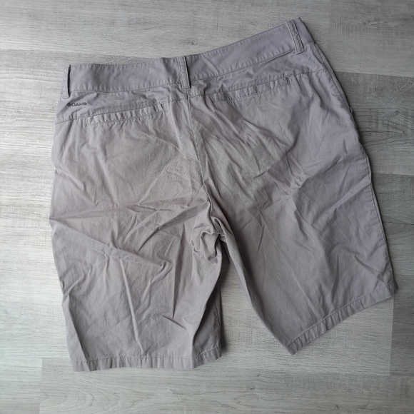 Columbia Men's Cargo Shorts Grey Pocket Belt Loops Size 14 Cotton Waist 42cm - Picture 2 of 8